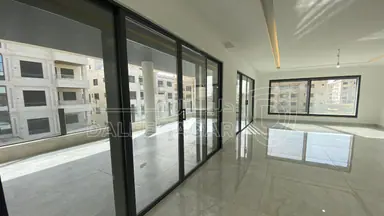 شقة في شقة للبيع في طريق المطار  الحويطي /خلف العالمية - 220,000 دأ - صورة NaN